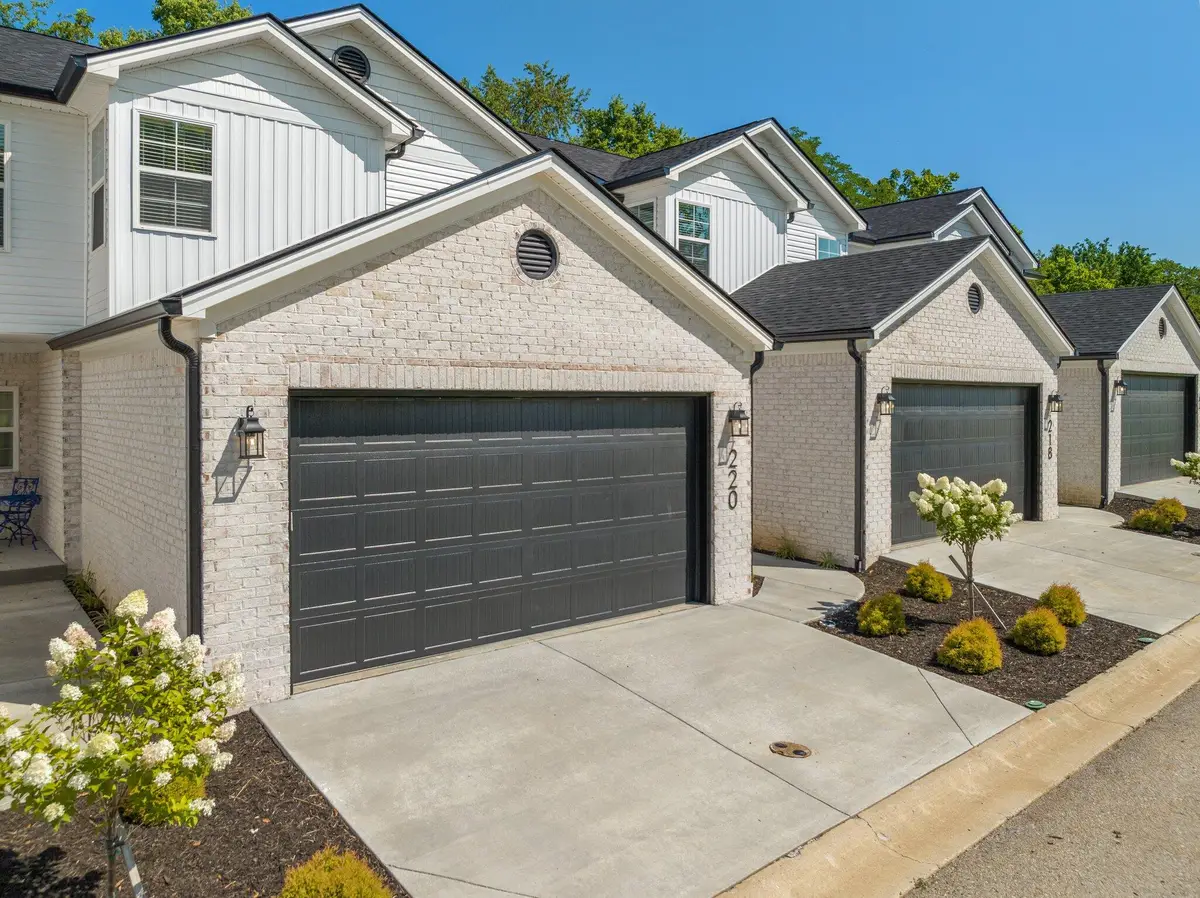 242 Sugartree Lane, Versailles, KY 40383 - Image #1