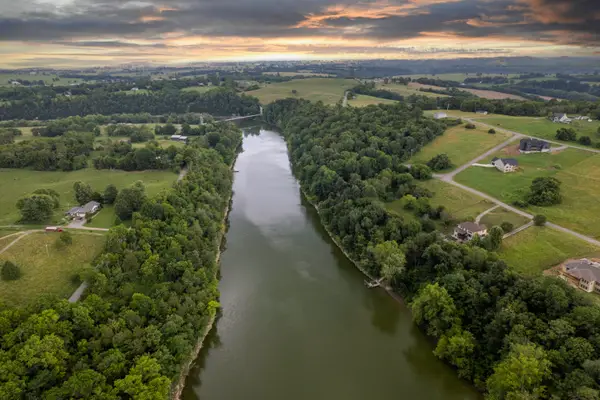 90 Meadow Point Drive, Lancaster, KY 40444