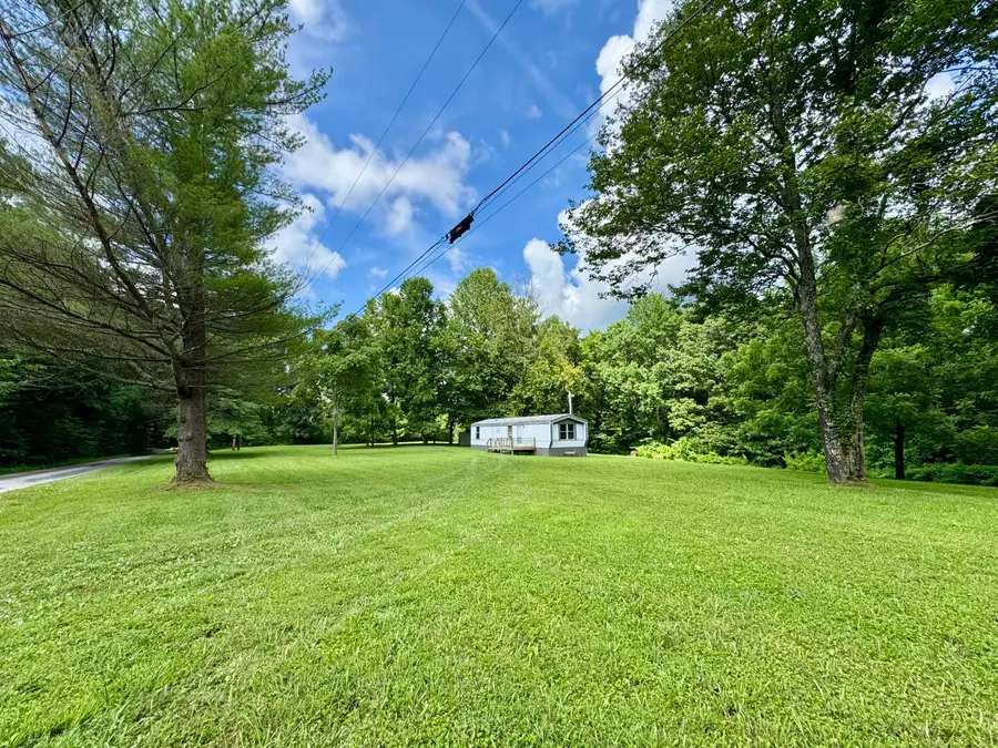 3280 Ewing Ridge Road, Dunnville, KY 42528 - Image #3