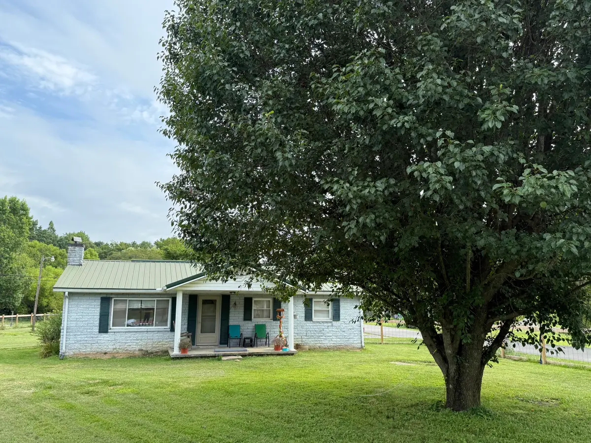 298 East Hwy 1376, East Bernstadt, KY 40729 - #1
