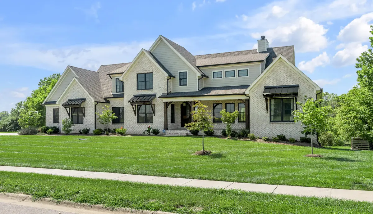 231 The Oaks Boulevard, Versailles, KY 40383 - Image #1