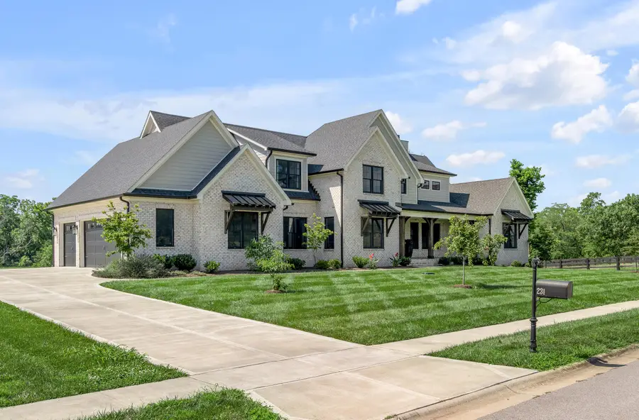 231 The Oaks Boulevard, Versailles, KY 40383 - Image #2