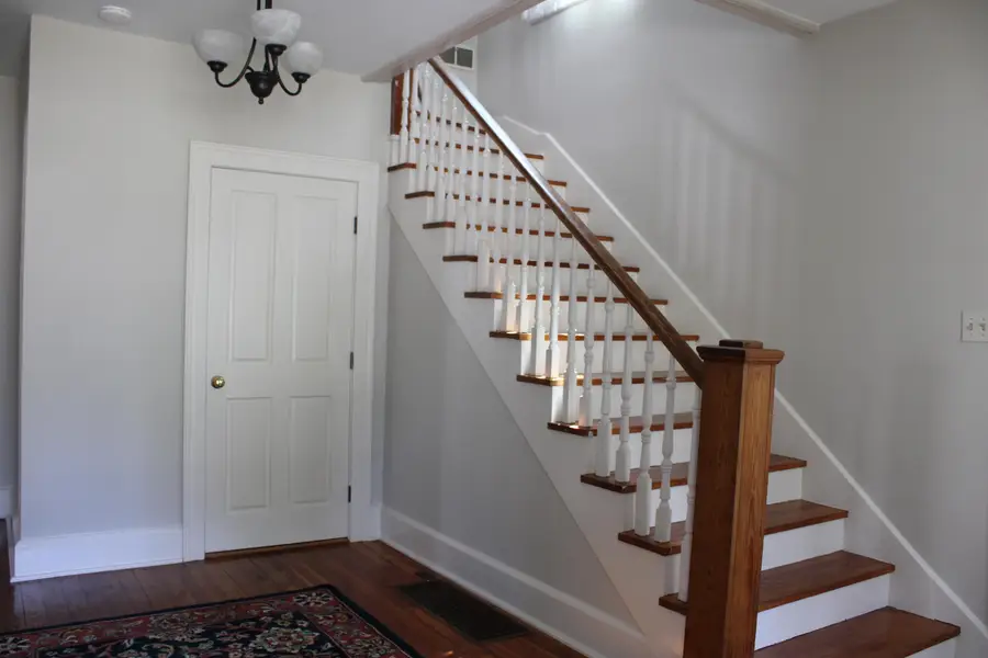 126 Broadway Street, Versailles, KY 40383 - Image #2