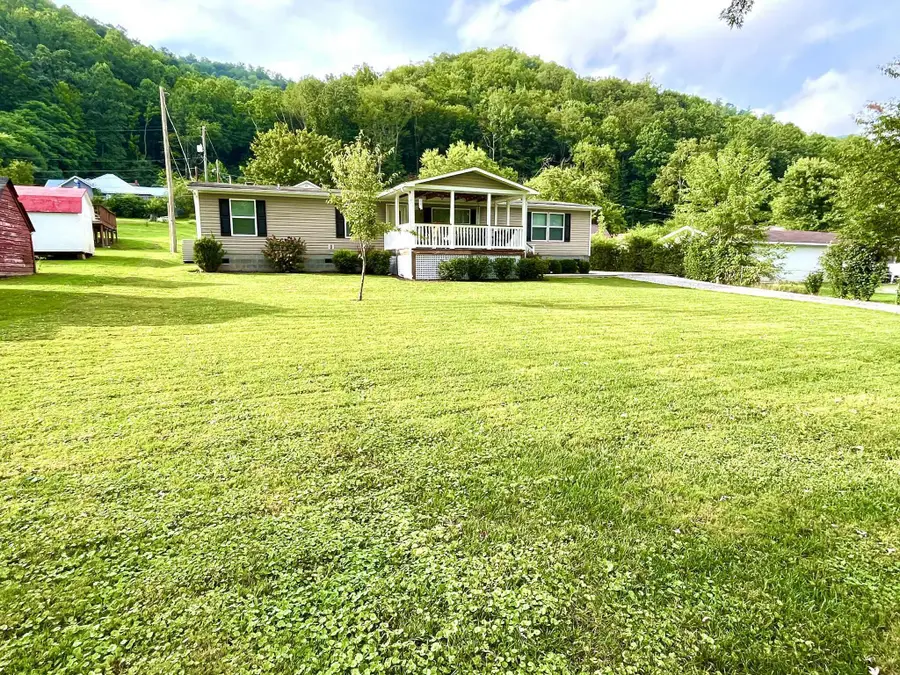 117 Lisa Lane, Evarts, KY 40828 - Image #2