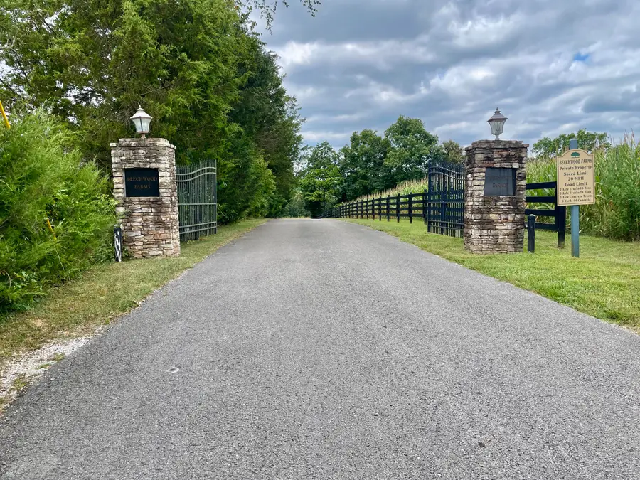 8 Beechwood Drive, Nancy, KY 42544 - Image #2