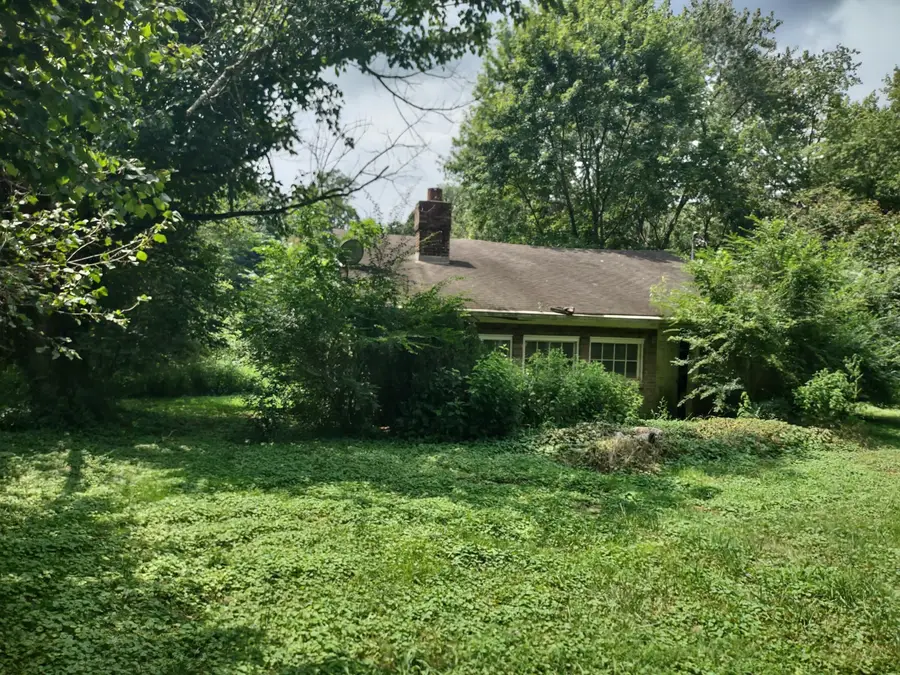 315 Lower Clifton Road, Versailles, KY 40383 - Image #2