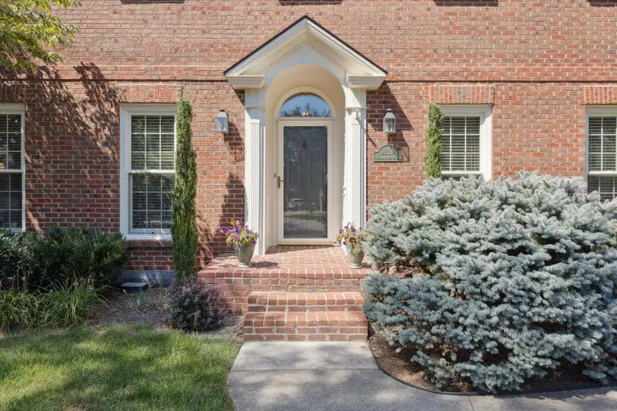 2229 Shannawood Drive, Lexington, KY 40513 - Image #2