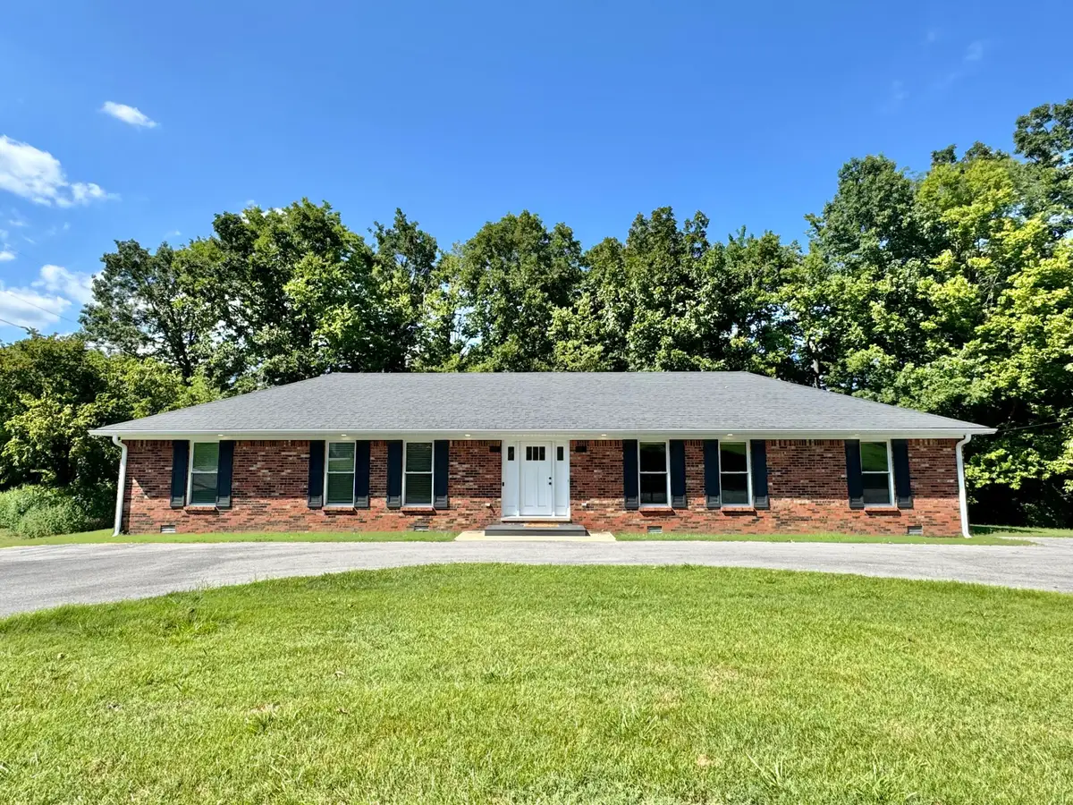 215 Mercer Avenue, Harrodsburg, KY 40330 - Image #1