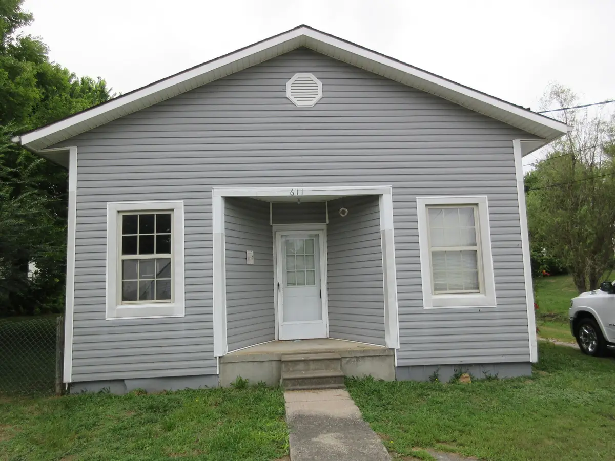 611 Broadway Street, Irvine, KY 40336 - Image #1