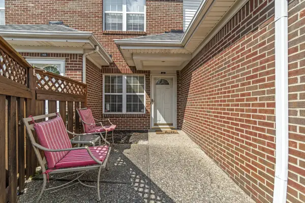 402 Blue Rose Court, Louisville, KY 40223