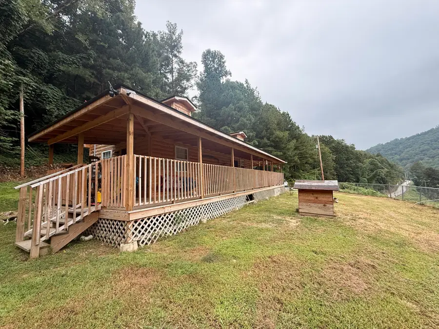 3001 Dryhill Road, Hyden, KY 41749 - Image #2