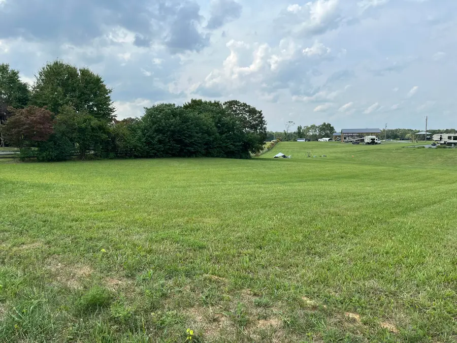 140 V Frank Road, Russell Springs, KY 42642 - Image #2