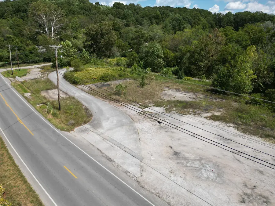 9911 Ky-490 Highway, East Bernstadt, KY 40729 - Image #2