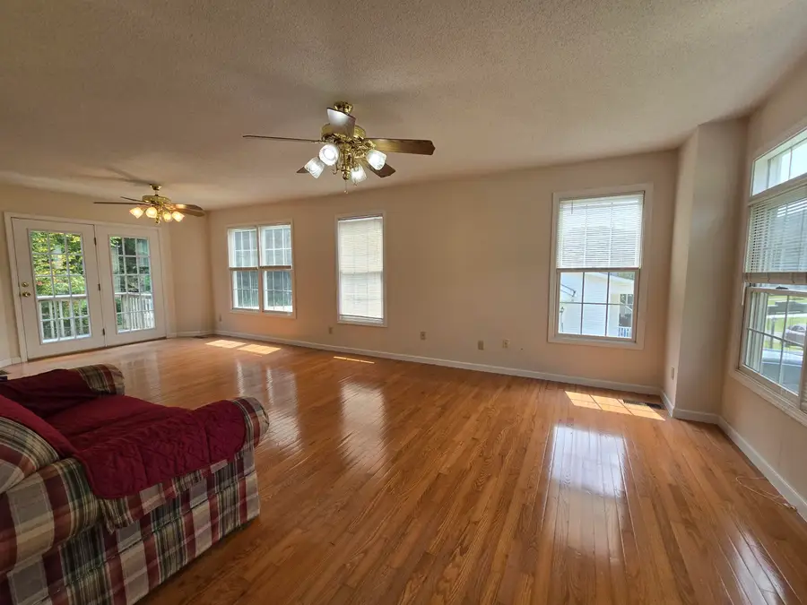 220 Windermere Drive, Middlesboro, KY 40965 - Image #3