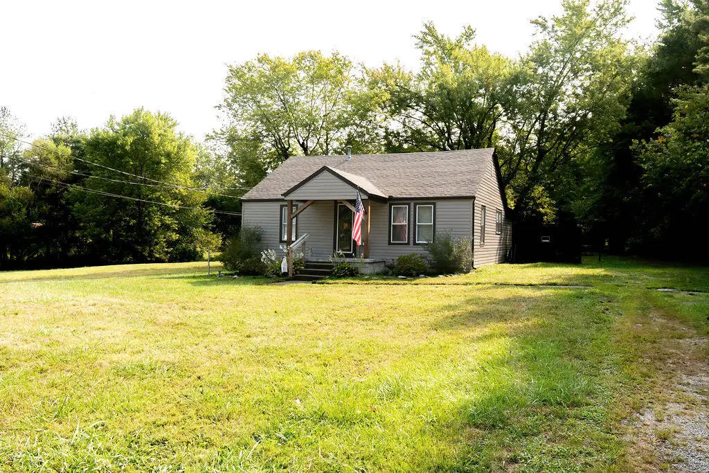 410 College Hill Road, Waco, KY 40385 - Image #1