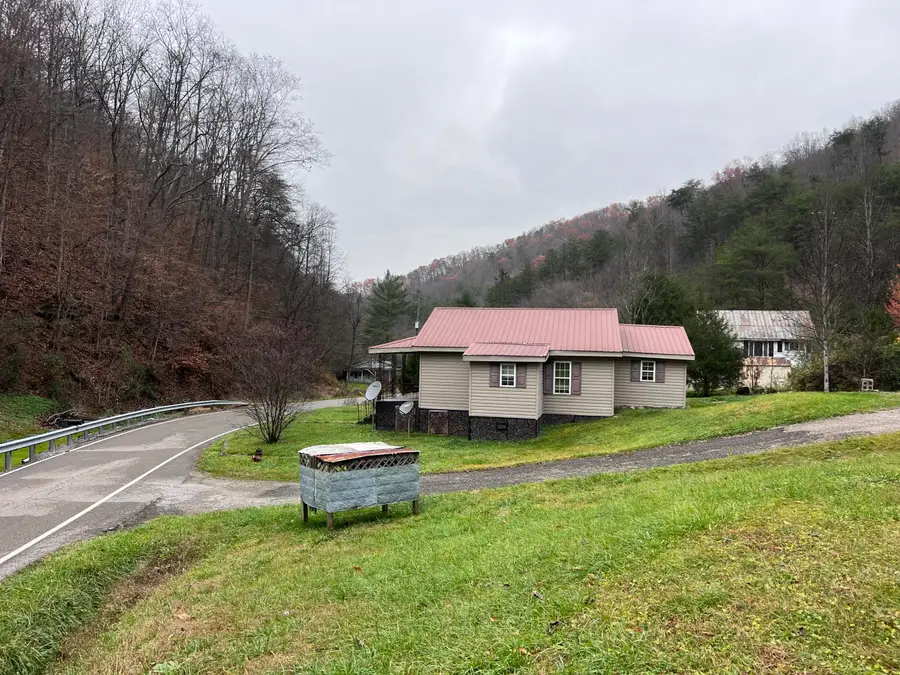 2613 Arkansas Creek Road, Martin, KY 41649 - Image #2