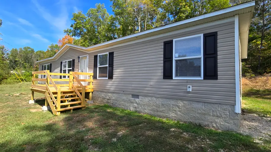 305 Spring Hill Drive, Grayson, KY 41143 - Image #2