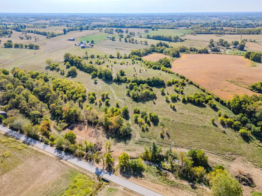 2569 W Headquarters Road, Cynthiana, KY 41031 - Image #2