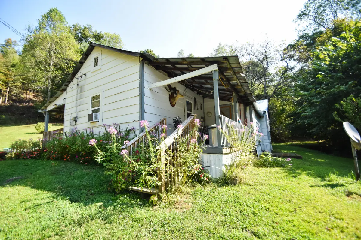 284 Happy Top Road, McKee, KY 40447 - #1