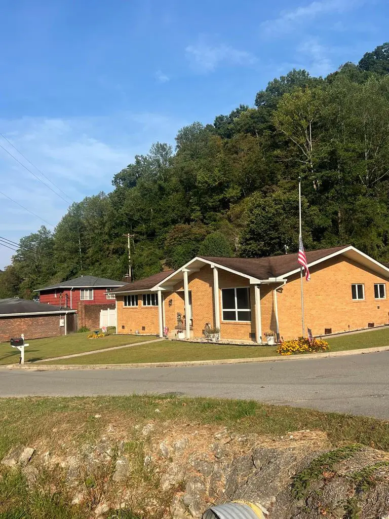 725 Mays Branch Road, Prestonsburg, KY 41653 - #1