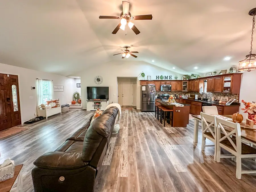 557 Cold Hill Road, London, KY 40741 - Image #2