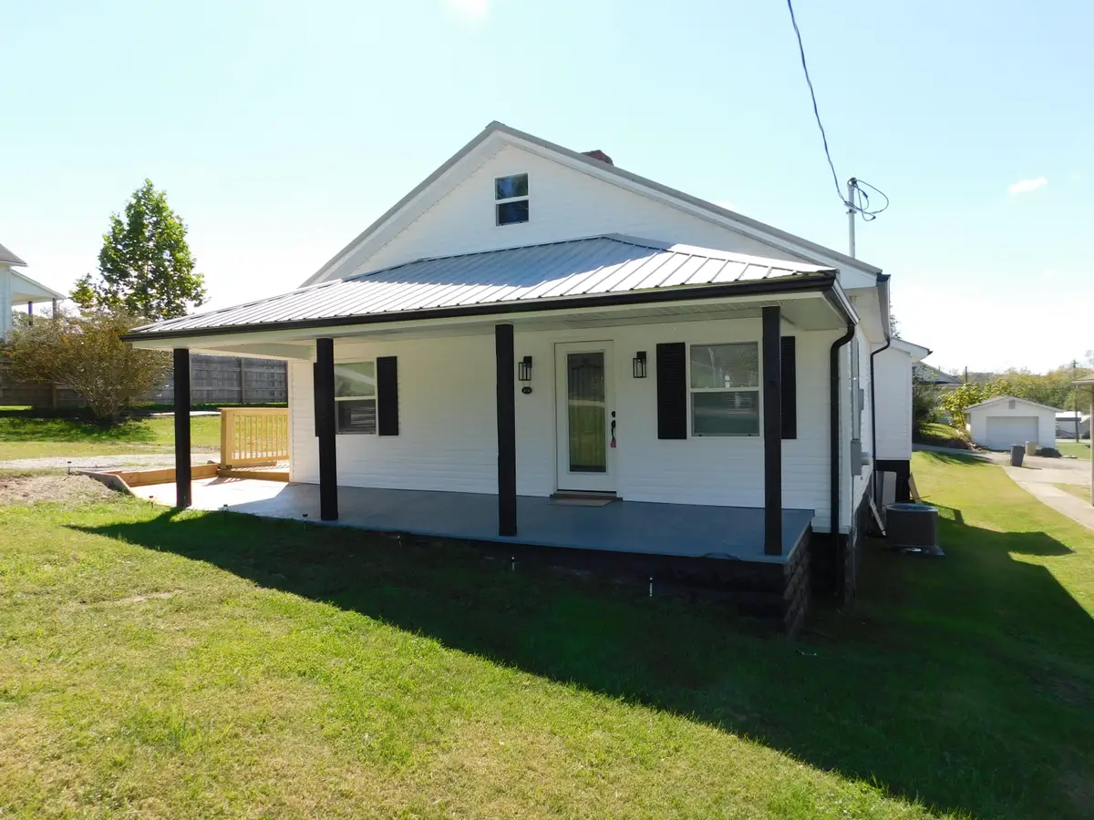 618 Cantrill Street, Irvine, KY 40336 - Image #1