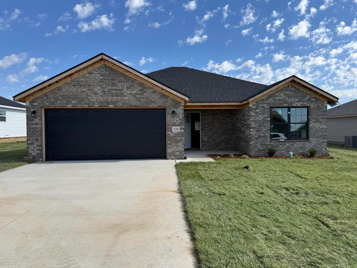 320 Whitley Way, Berea, KY 40403 - Image #1