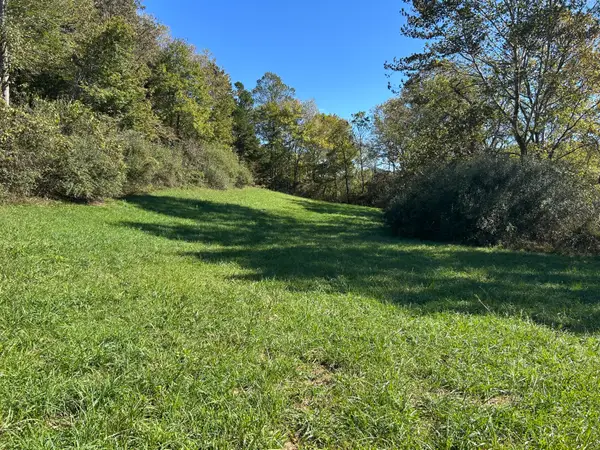 9999 472 Highway, Manchester, KY 40962