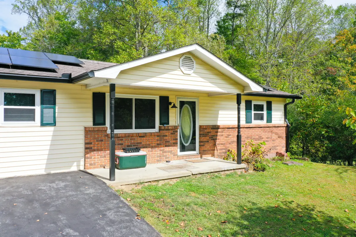 1479 E Williamsburg Street, Whitley City, KY 42653 - Image #1