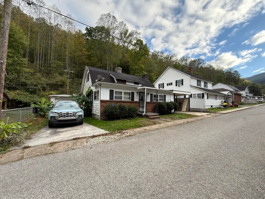 29 Gap Branch Road, Lynch, KY 40855 - Image #2