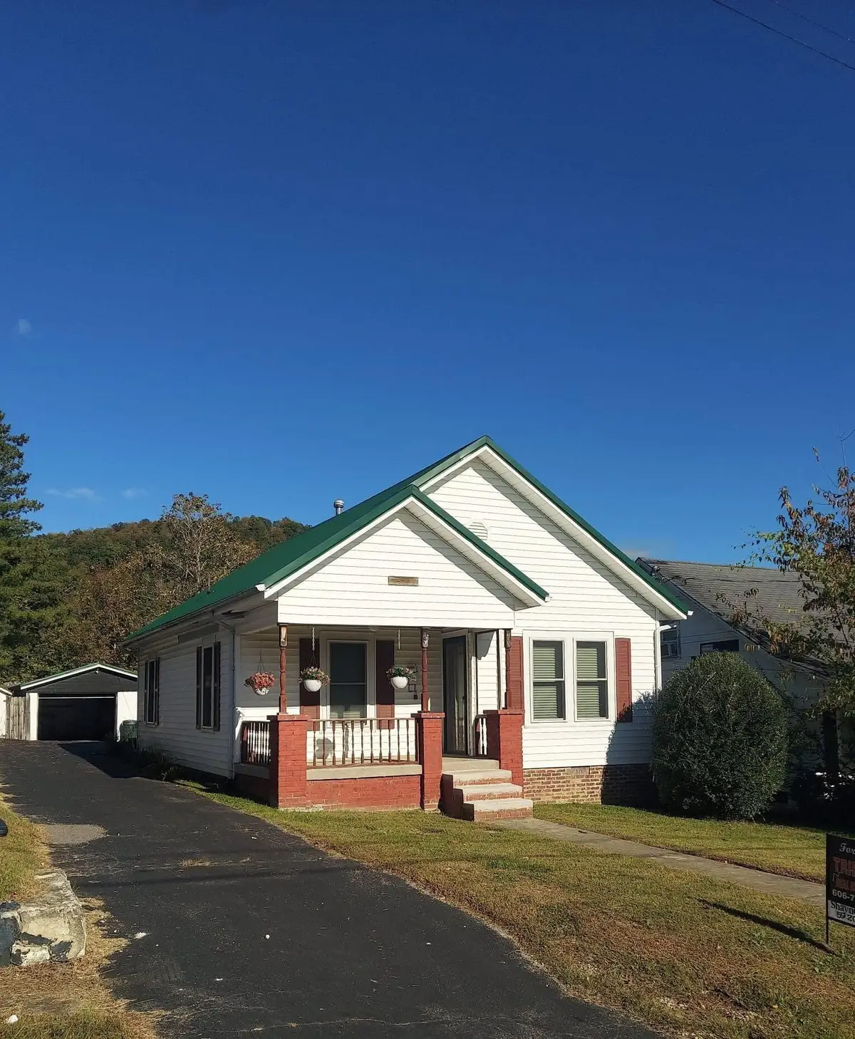 335 Cantrill Street, Irvine, KY 40336 - Image #1