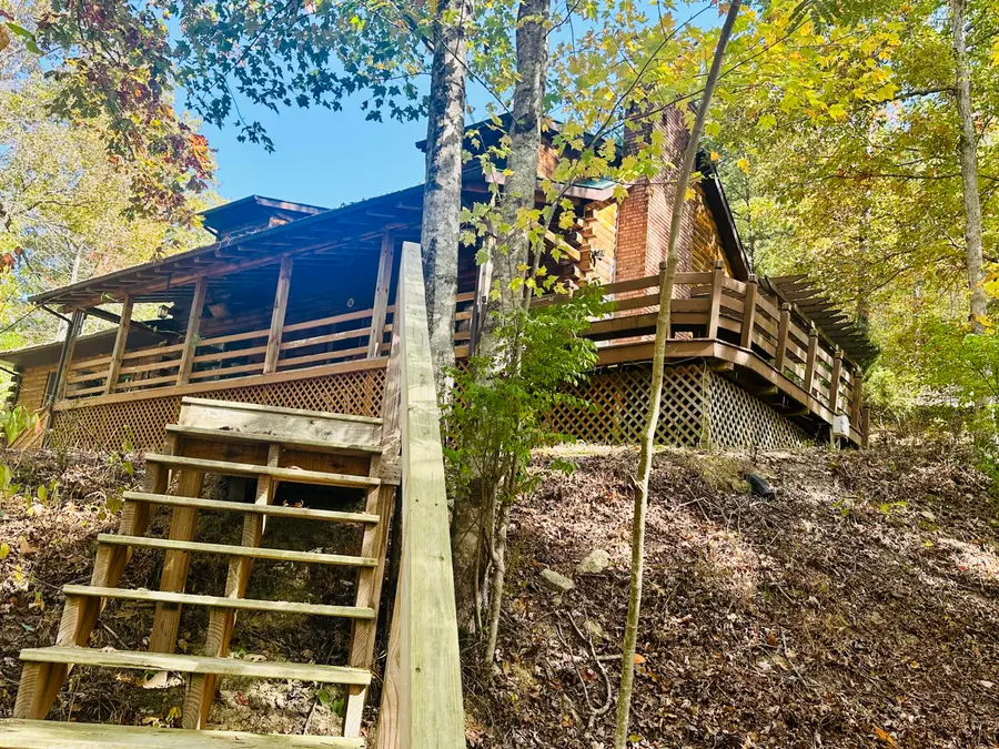 574 Alan Lewis Road, East Bernstadt, KY 40729 - Image #2