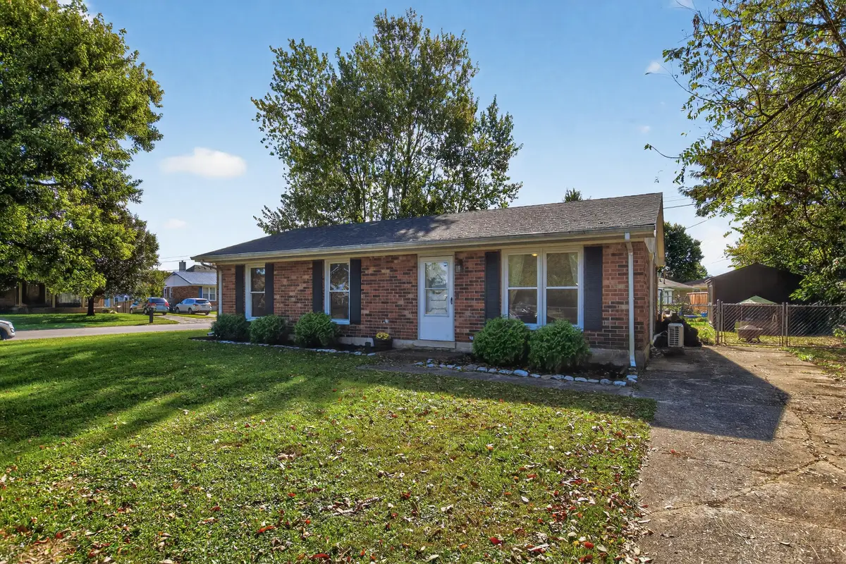 199 Dunroven Road, Versailles, KY 40383 - Image #1