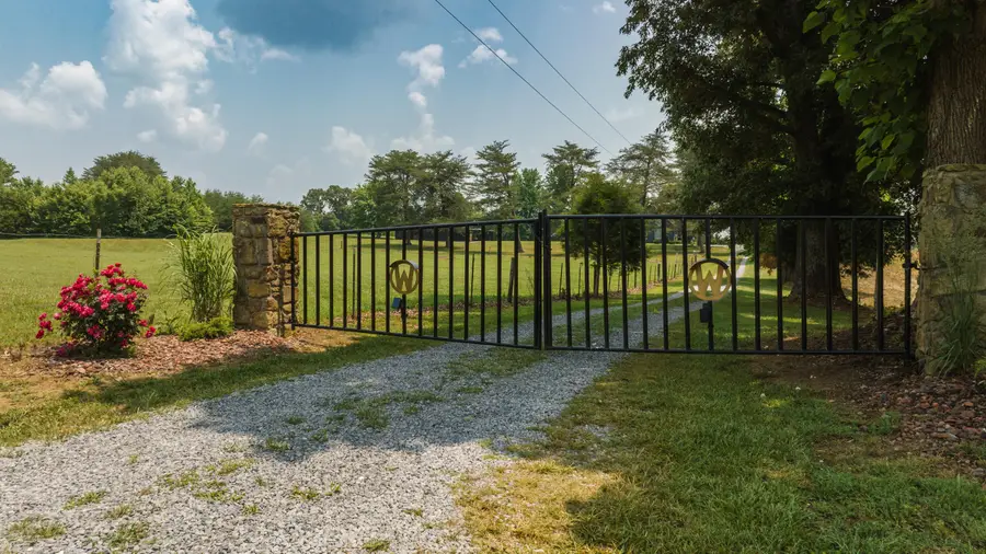 1022 Robertson Road, Russell Springs, KY 42642 - Image #3