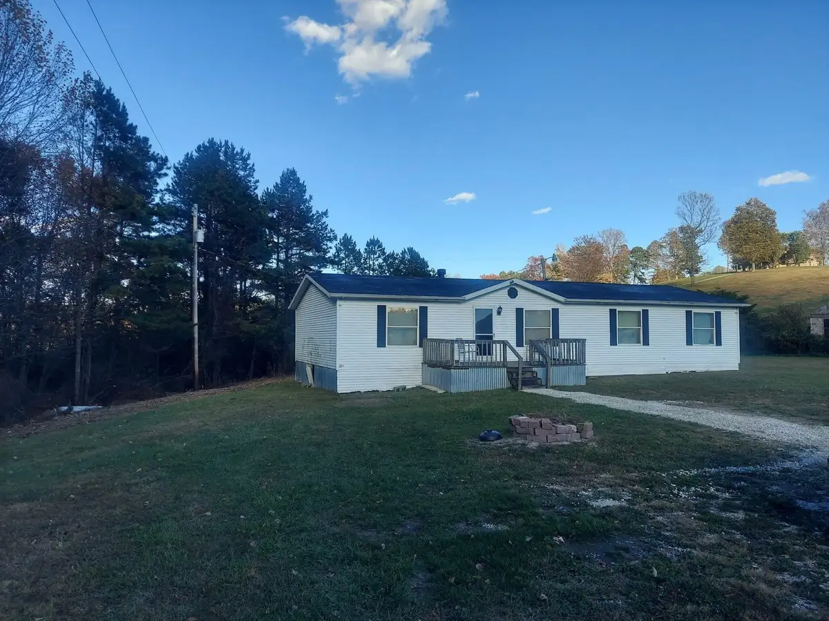 305 Gray Hawk Community Park Road, McKee, KY 40447 - Image #1