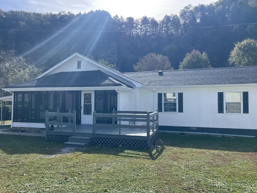 5014 Hwy 987 Brownies, Calvin, KY 40813 - Image #2