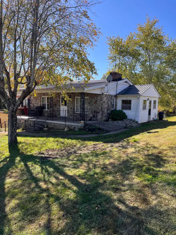 10 Beech Fork Road, Clay City, KY 40312