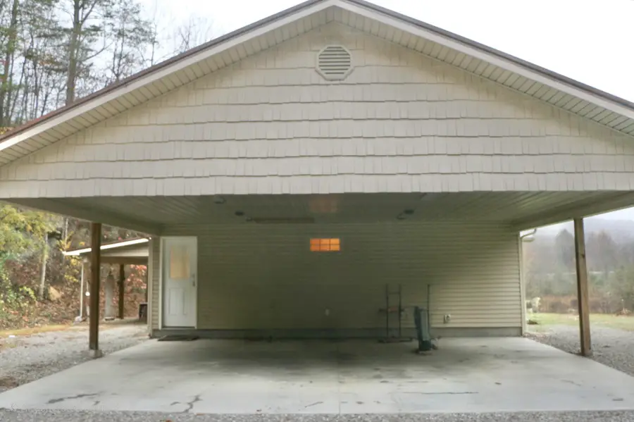 52 Extension Drive, Whitesburg, KY 41858 - Image #3