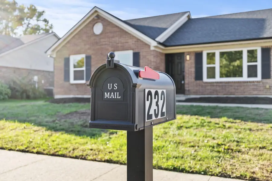 232 Chestnut Lane, Versailles, KY 40383 - Image #2