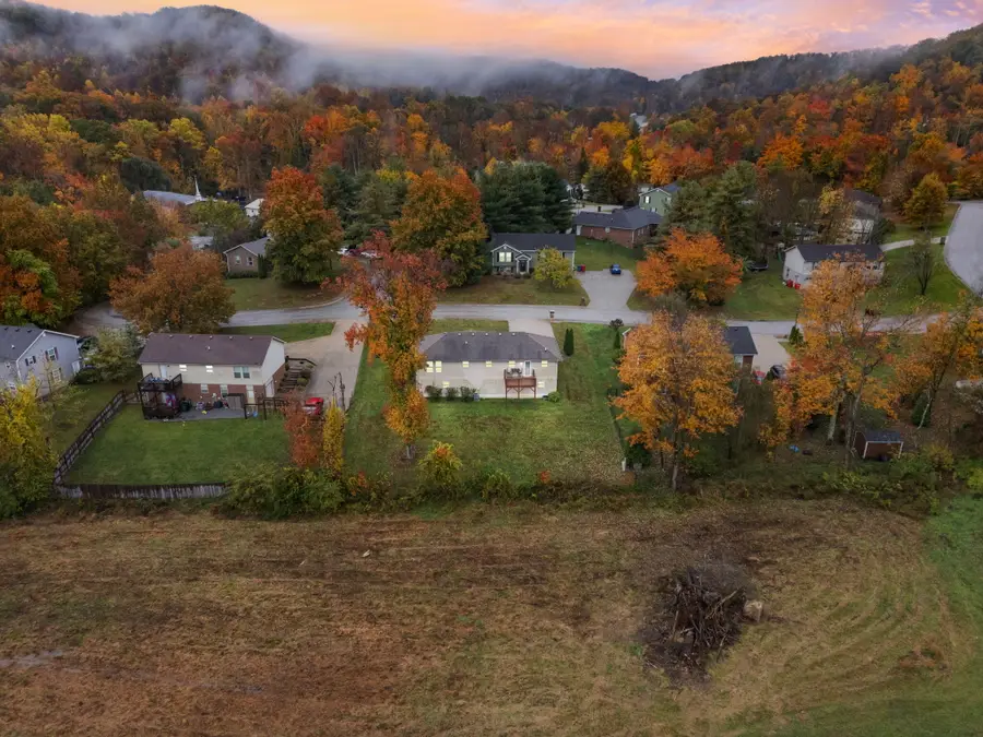 1008 Eagle Point Drive, Berea, KY 40403 - Image #2