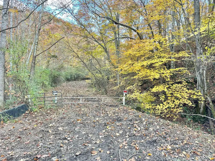 379A Highway 1690, Louisa, KY 41230 - Image #2