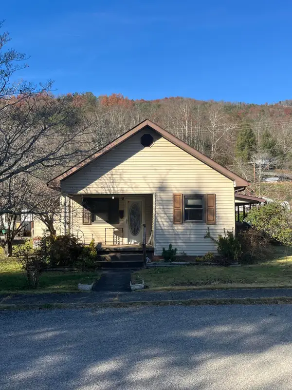 1009 Pine Street, Cumberland, KY 40823