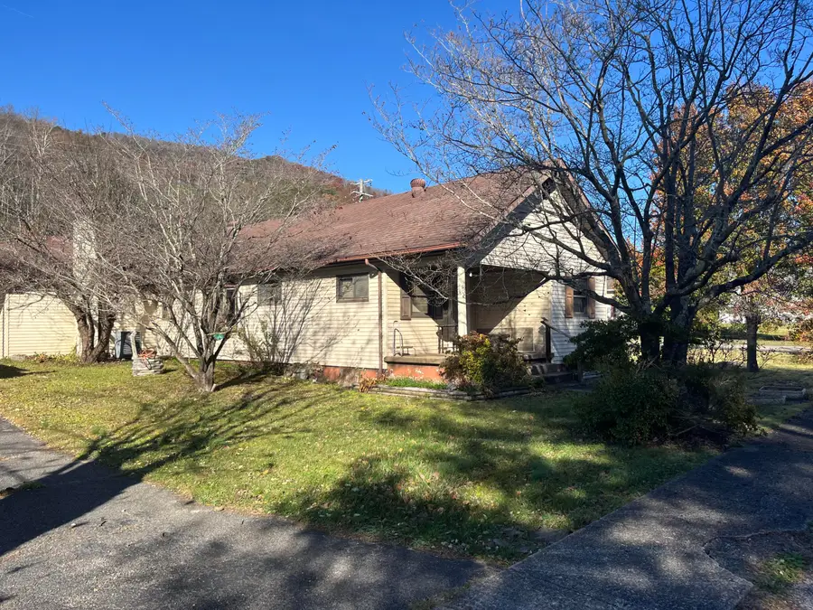 1009 Pine Street, Cumberland, KY 40823 - Image #2