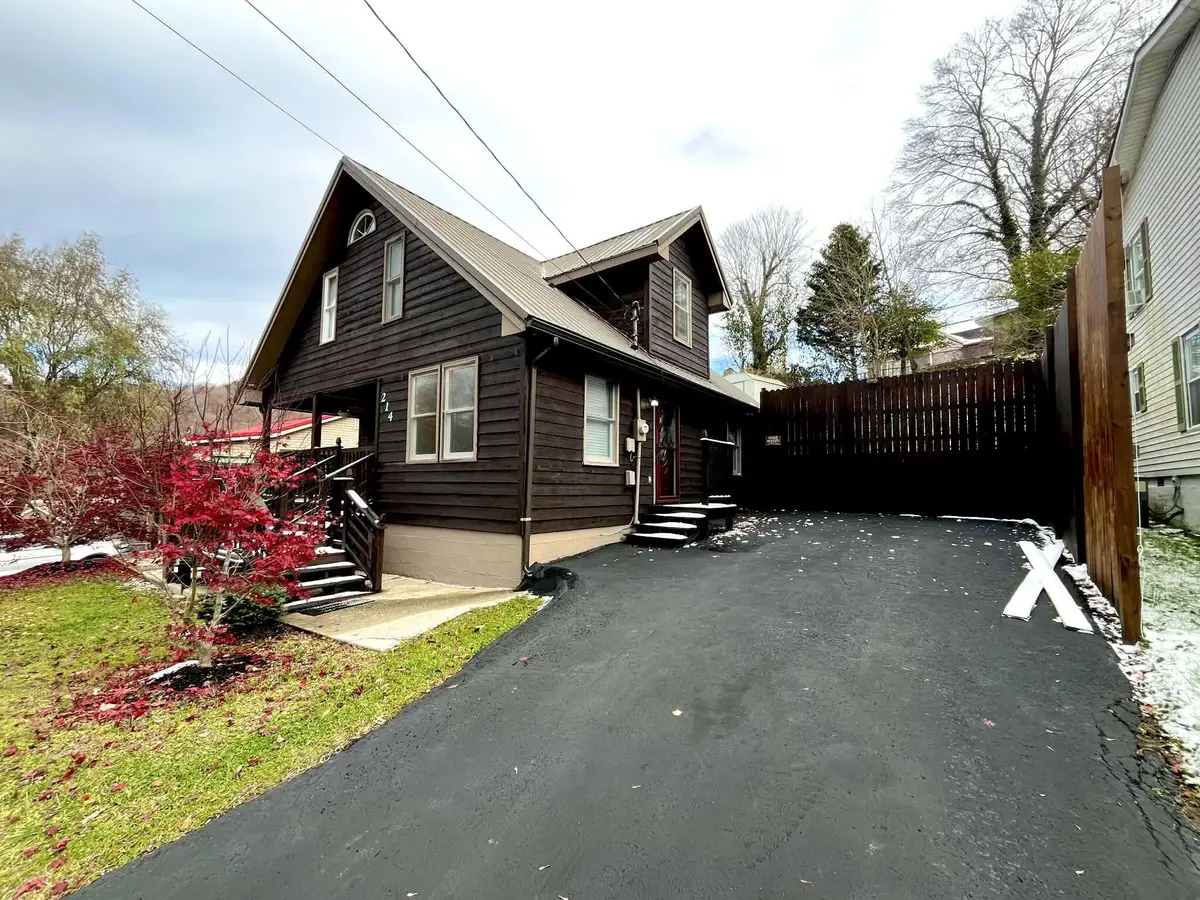 214 Spruce Street, Pineville, KY 40977 - Image #1