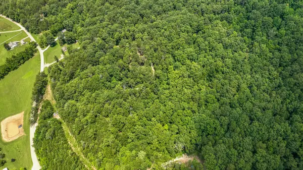 0000 Clark Road, Irvine, KY 40336