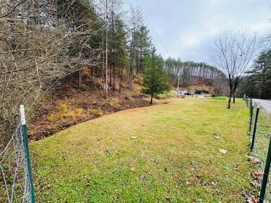 125 Crescent Road, Manchester, KY 40962 - Image #3