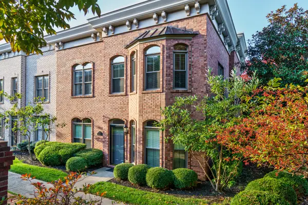 916 Village Green Avenue, Lexington, KY 40509