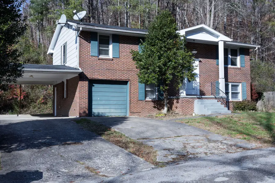 509 William Henry Dixon Boulevard, Paintsville, KY 41240 - Image #2