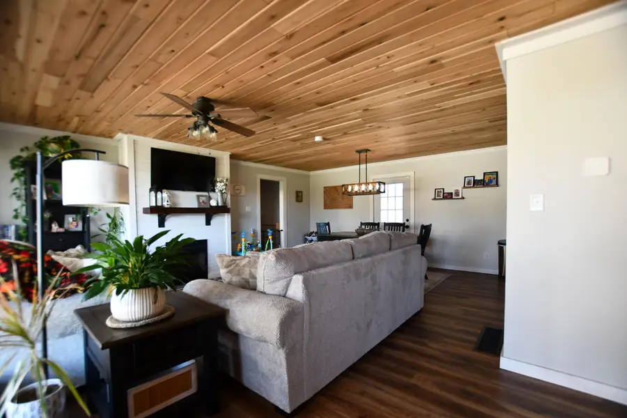 414 Riddell Court, Irvine, KY 40336 - Image #2