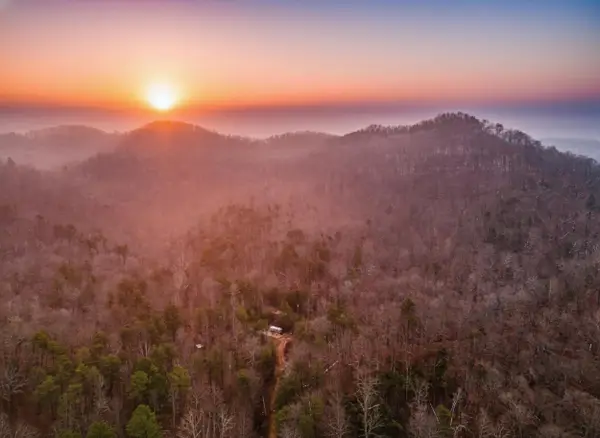 8888 Eades Drive, Irvine, KY 40336